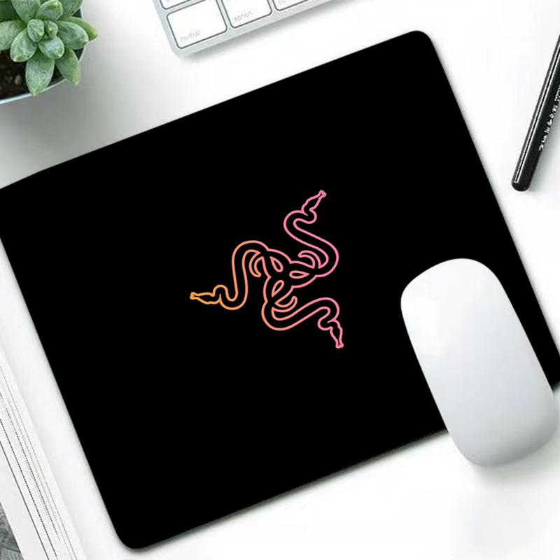 Razer Luxury Mouse Pad Anime G - Tech Gaming Accessories 评论和价格